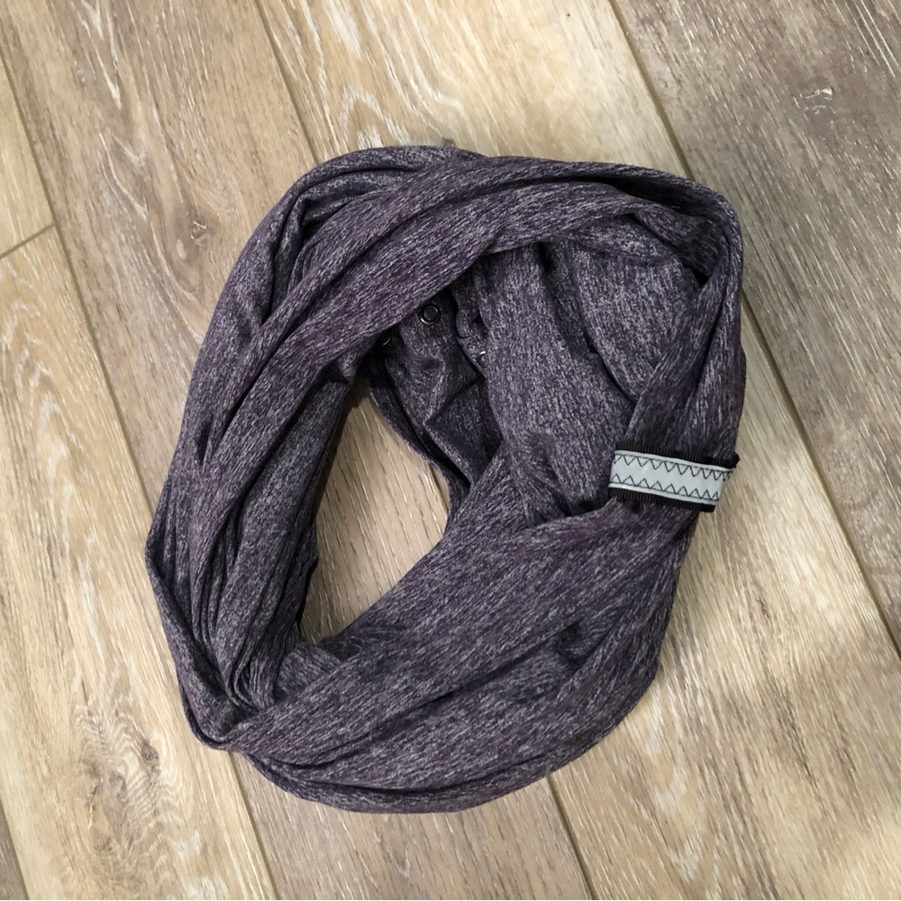Lululemon Vinyasa scarf. Like new condition. Purple